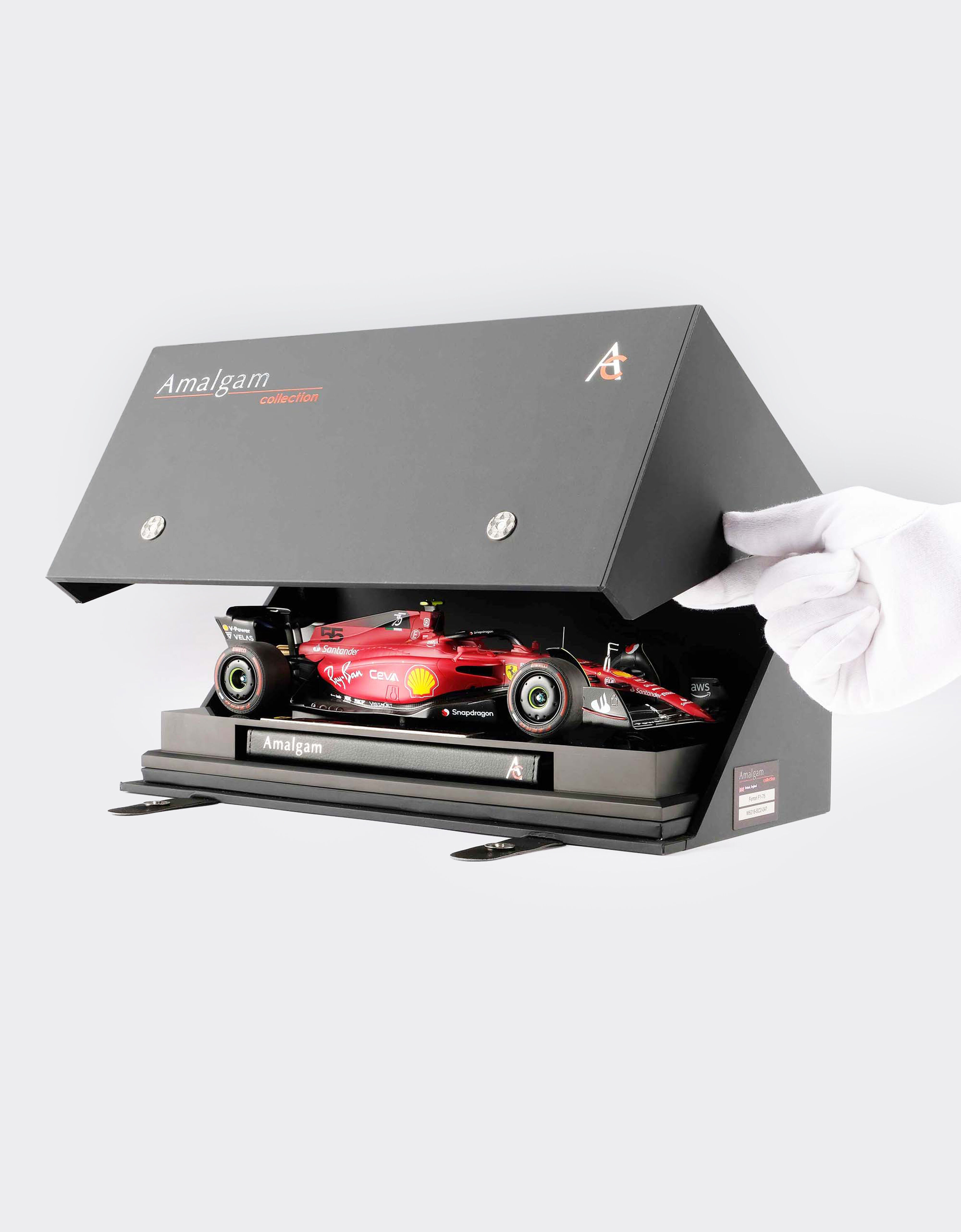 Ferrari Ferrari F1-75 model Carlos Sainz in 1:18 scale Rosso Corsa F0886f