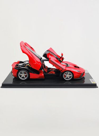 LaFerrari model in 1:8 scale Ferrari LaFerrari model in 1:8 scale Black L2993f