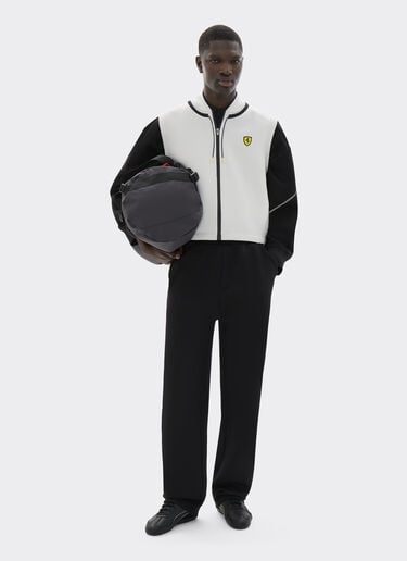  Weste aus Scuba-Stoff mit Ferrari-Wappen Avorio SWMVT0011WNY0004f