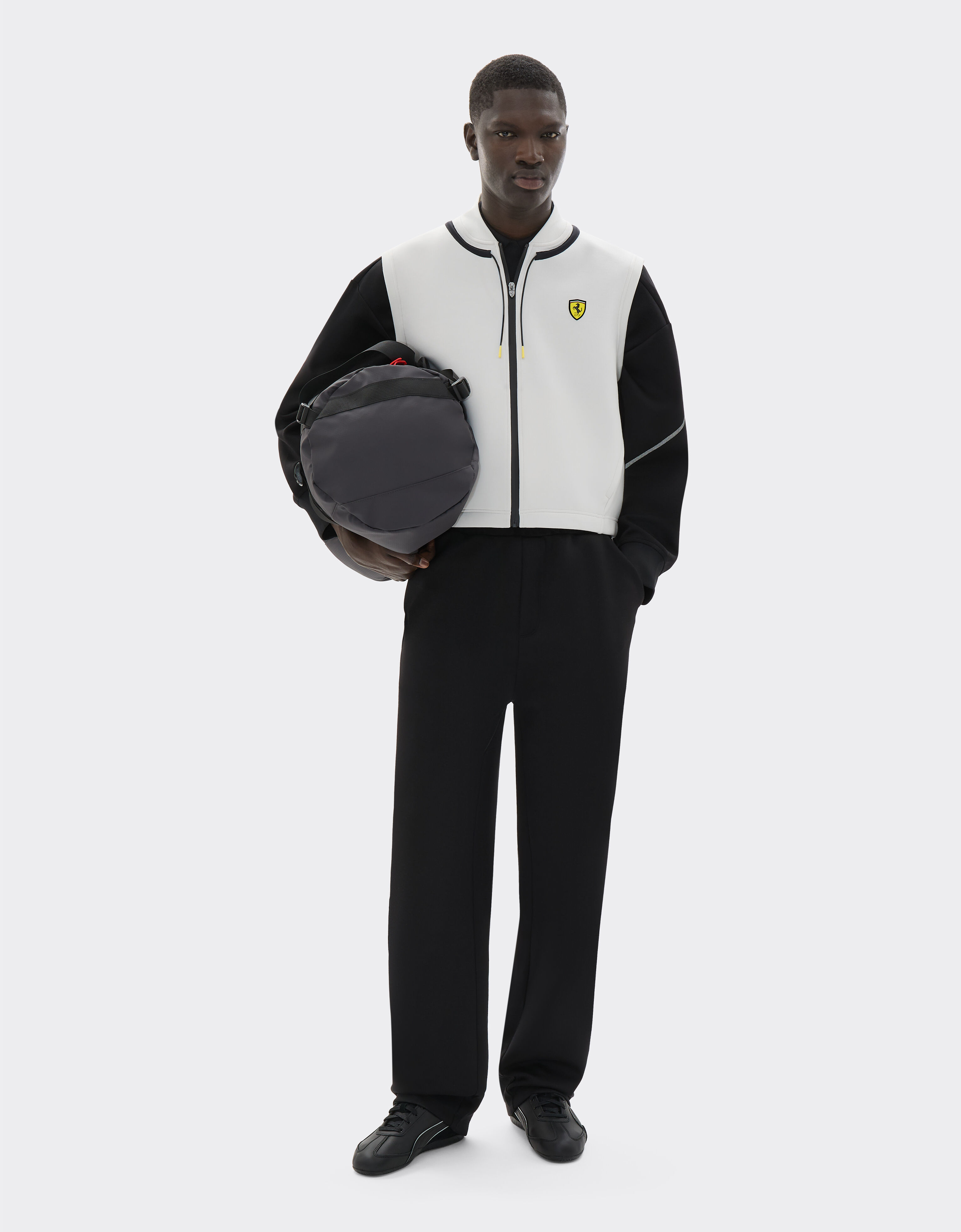  Weste aus Scuba-Stoff mit Ferrari-Wappen Avorio SWMVT0011WNY0004f