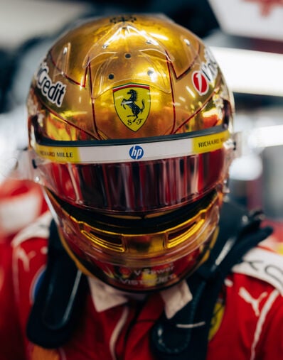 Ferrari Lewis Hamilton 1:1 Special Edition Helmet for the 2026 Singapore Grand Prix Multicolor LS0OT3065EXT0001f