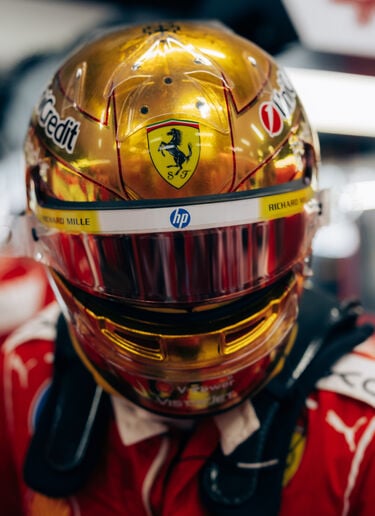 Lewis Hamilton 1:1 Special Edition Helmet for the 2026 Singapore Grand Prix Ferrari Lewis Hamilton 1:1 Special Edition Helmet for the 2026 Singapore Grand Prix Multicolor LS0OT3065EXT0001f