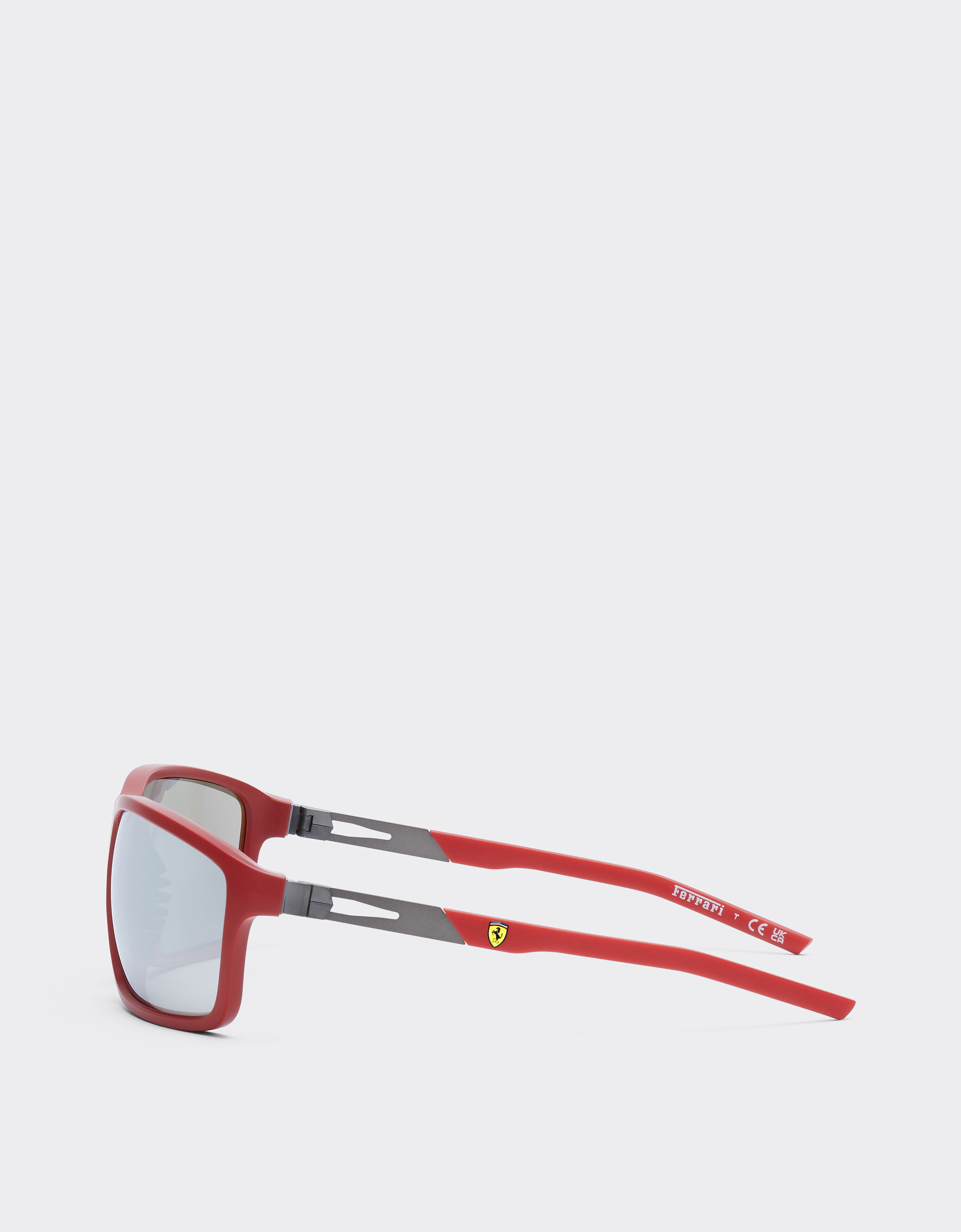 Ray-Ban for Scuderia Ferrari 0FZ6021 en material inyectado y metal rojo Ferrari mate con lentes grises espejadas Ferrari Ray-Ban for Scuderia Ferrari 0FZ6021 en material inyectado y metal rojo Ferrari mate con lentes grises espejadas Rosso LY0SG1418EXT0001f