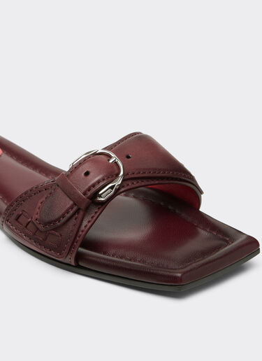 Flache Sandalen aus Leder Ferrari Flache Sandalen aus Leder Rosso Maison 49995f