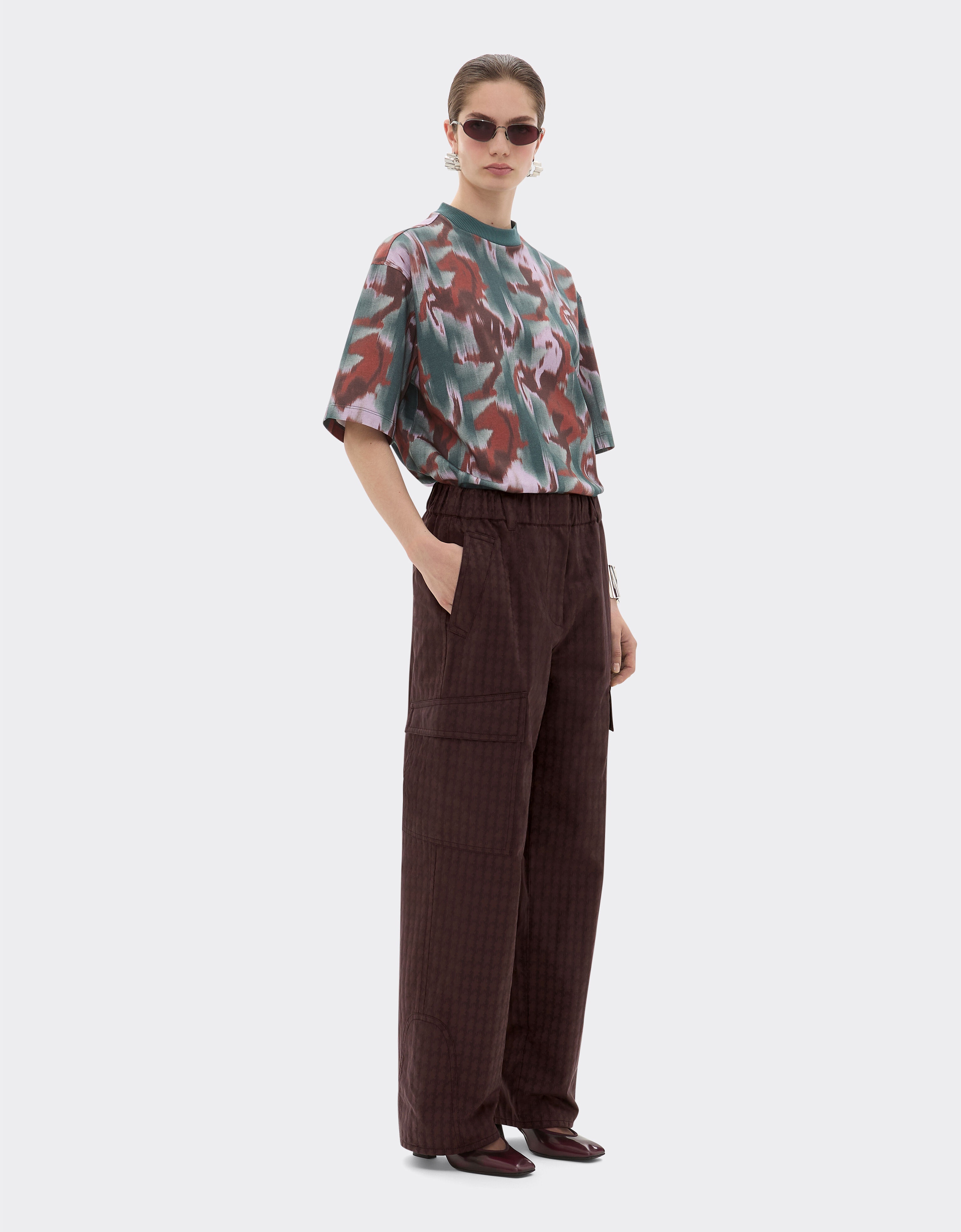 Ferrari Cargo trousers in Q-Cycle® jacquard with Cavallino Monogram Mahogany 22634f
