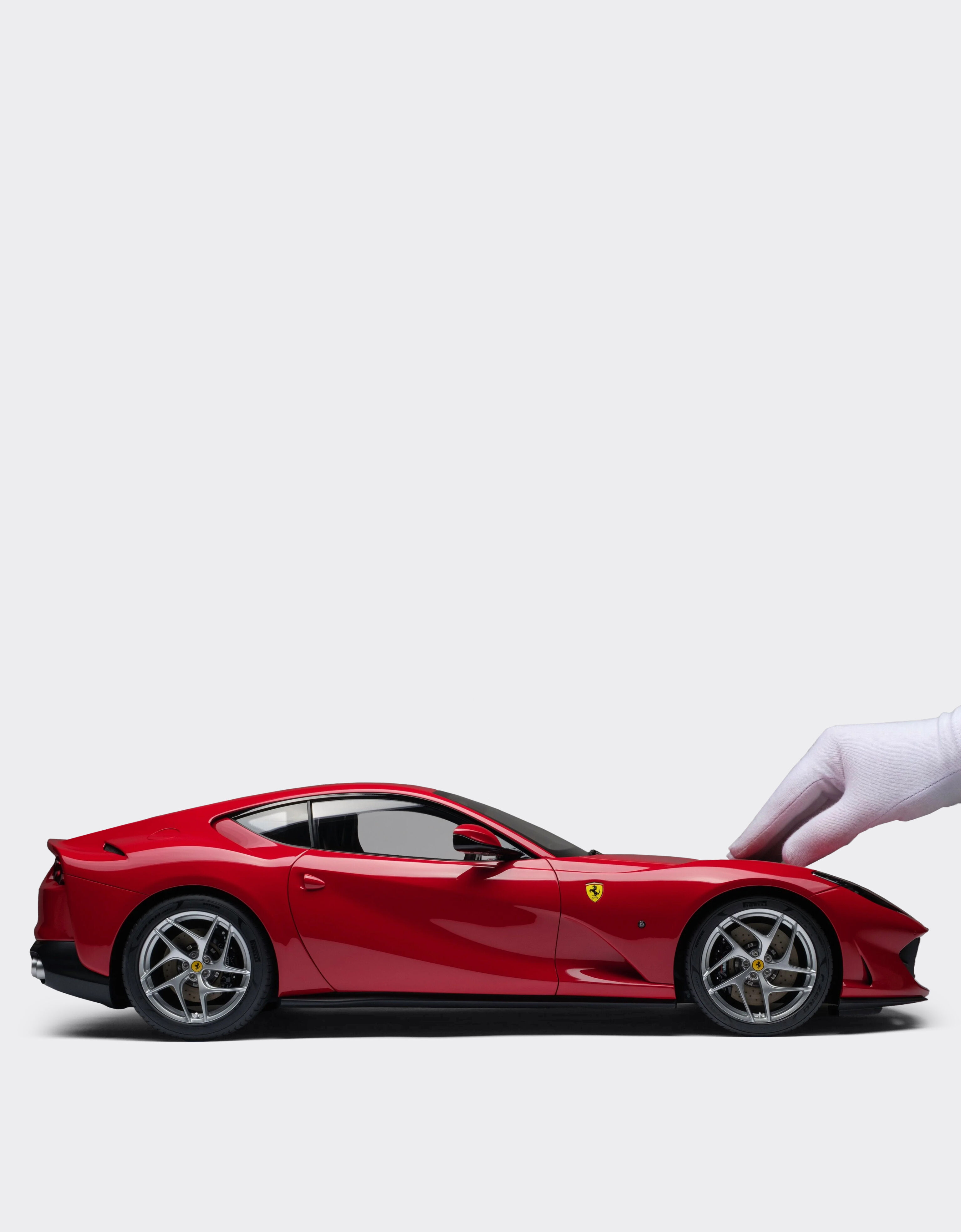 Ferrari Modèle Ferrari 812 Superfast à l’échelle 1/8 MULTICOLORE L7600f