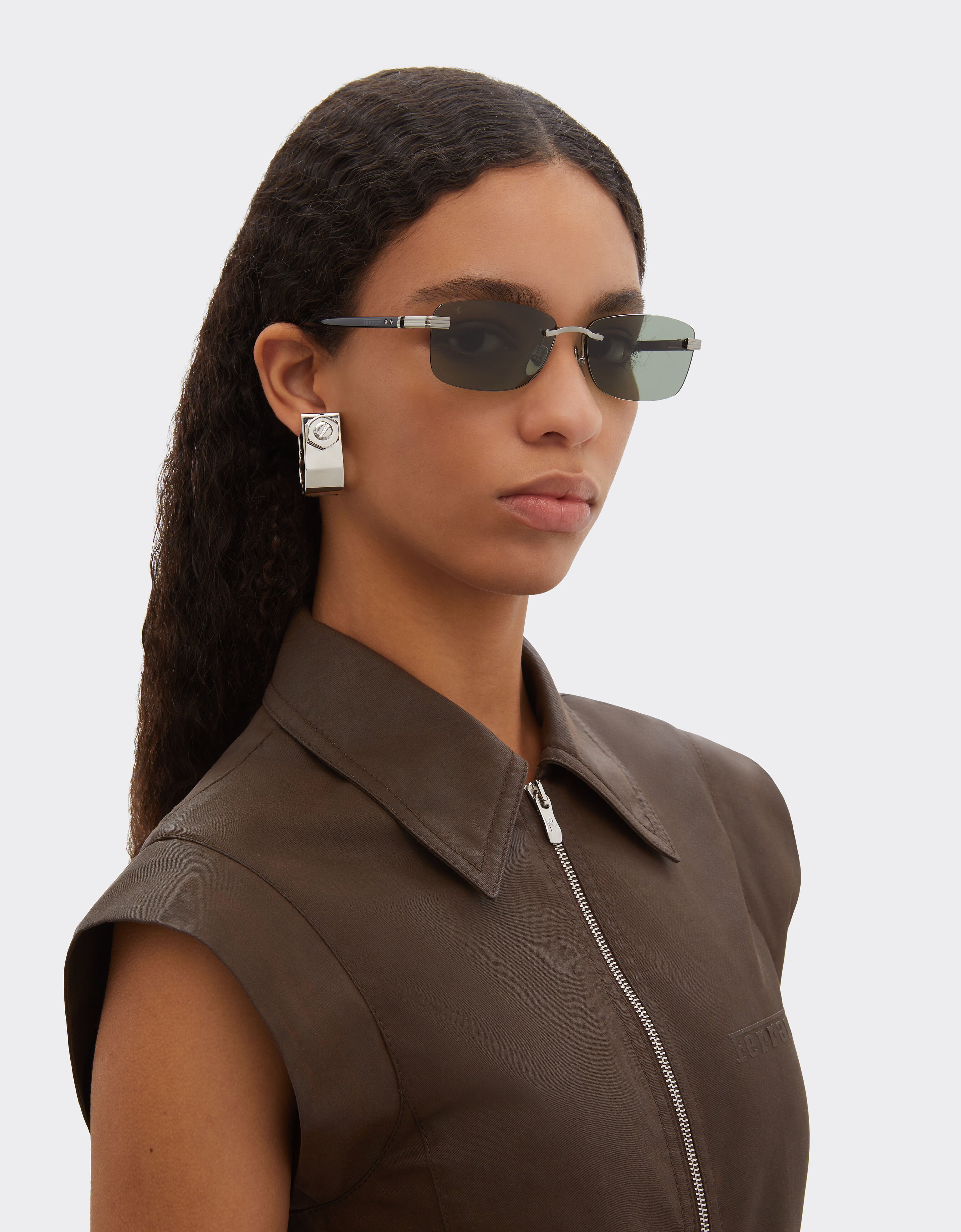 Ferrari Lunettes de soleil Ferrari en titane  argenté brossé et acétate avec verres verts Silver LA0L7f