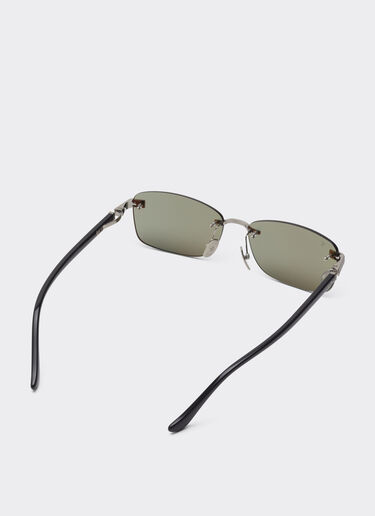 Ferrari Lunettes de soleil Ferrari en titane  argenté brossé et acétate avec verres verts Silver LA0L7f