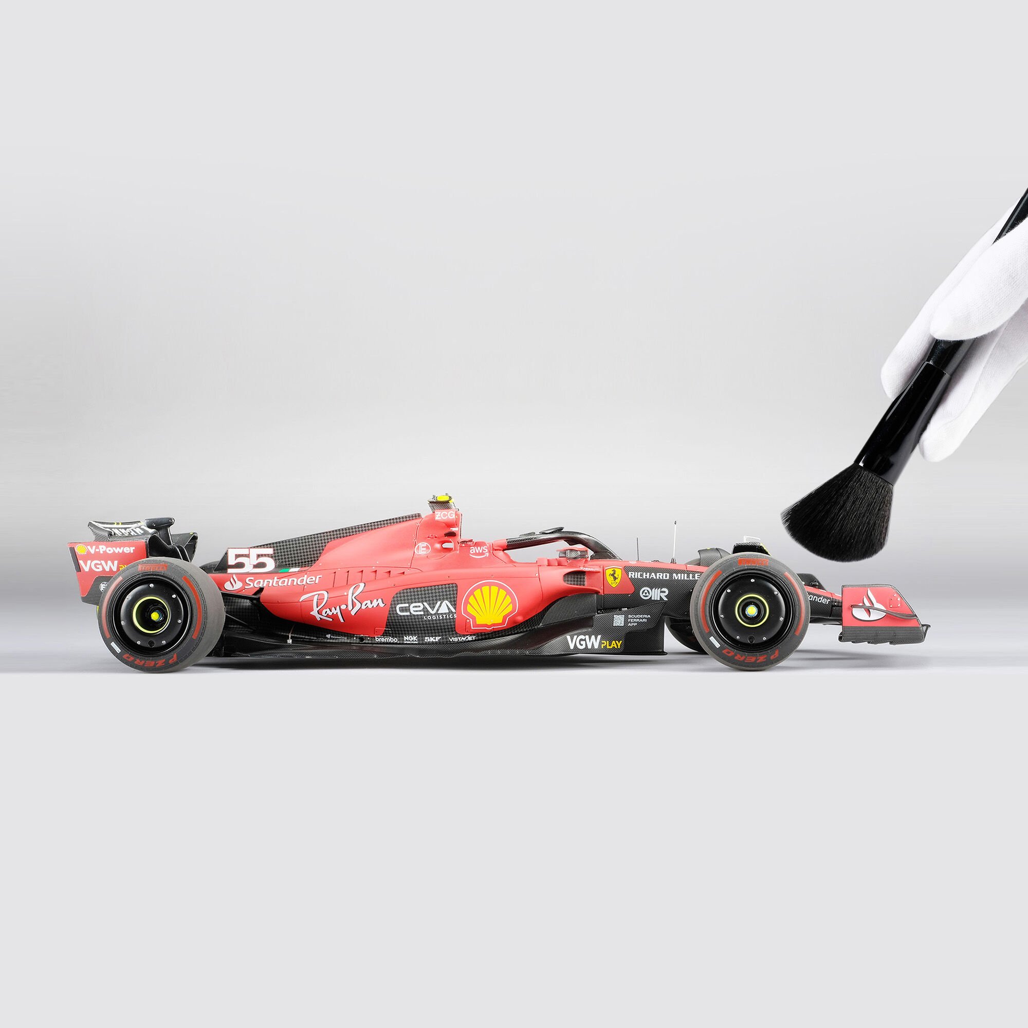 Ferrari Ferrari SF-23 - #55 Sainz model in 1:18 scale Red F1073f