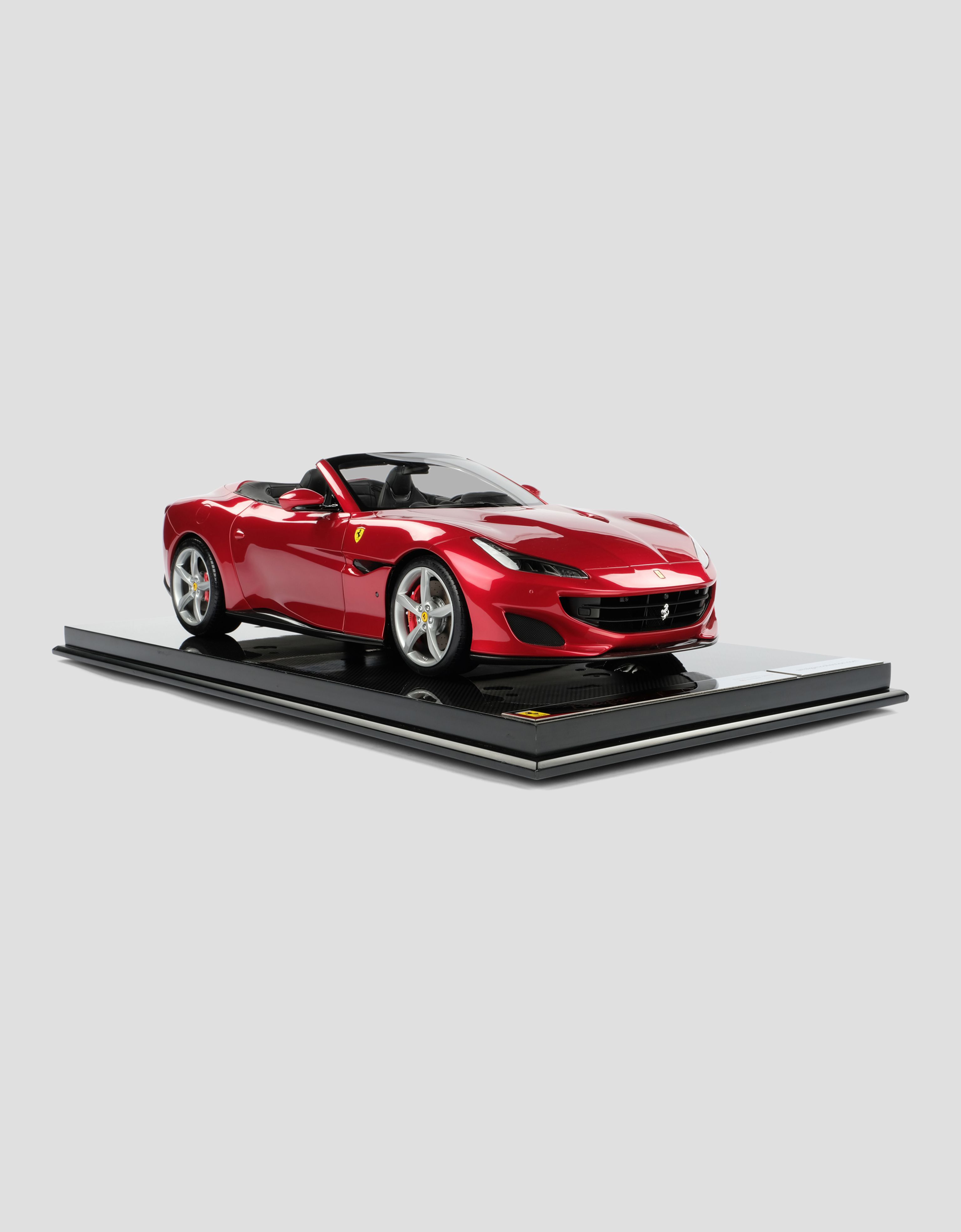 Ferrari Ferrari Portofino model in 1:8 scale Red L7816f