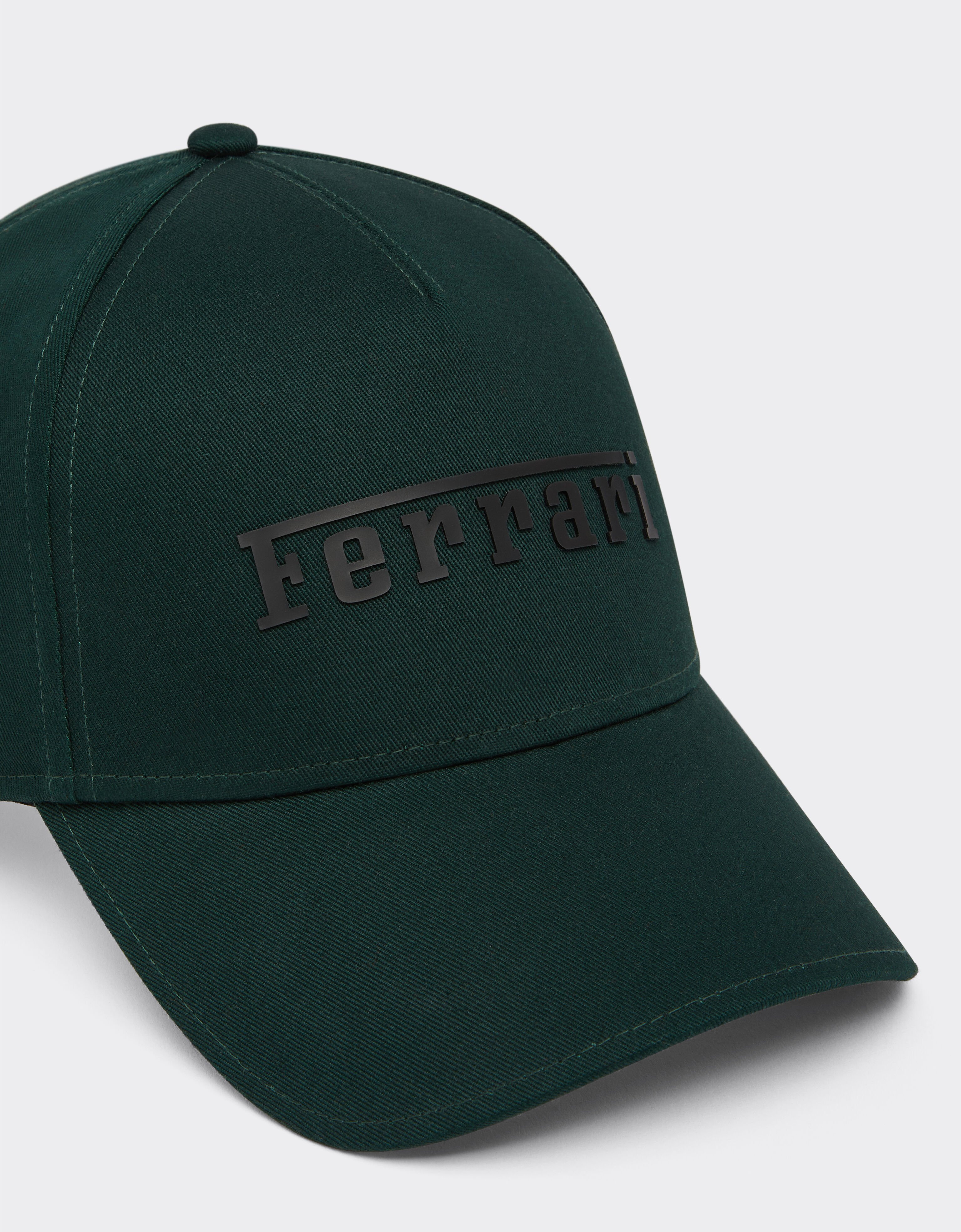 Ferrari Baseball cap in cotone con logo gommato Verde Militare 20403f