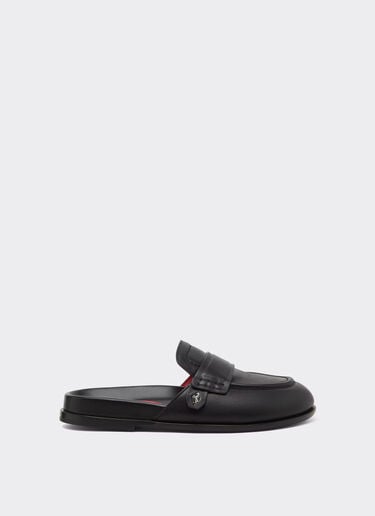 Sabot de piel con el Cavallino Rampante Ferrari Sabot de piel con el Cavallino Rampante Black CSMML0001XL00018f