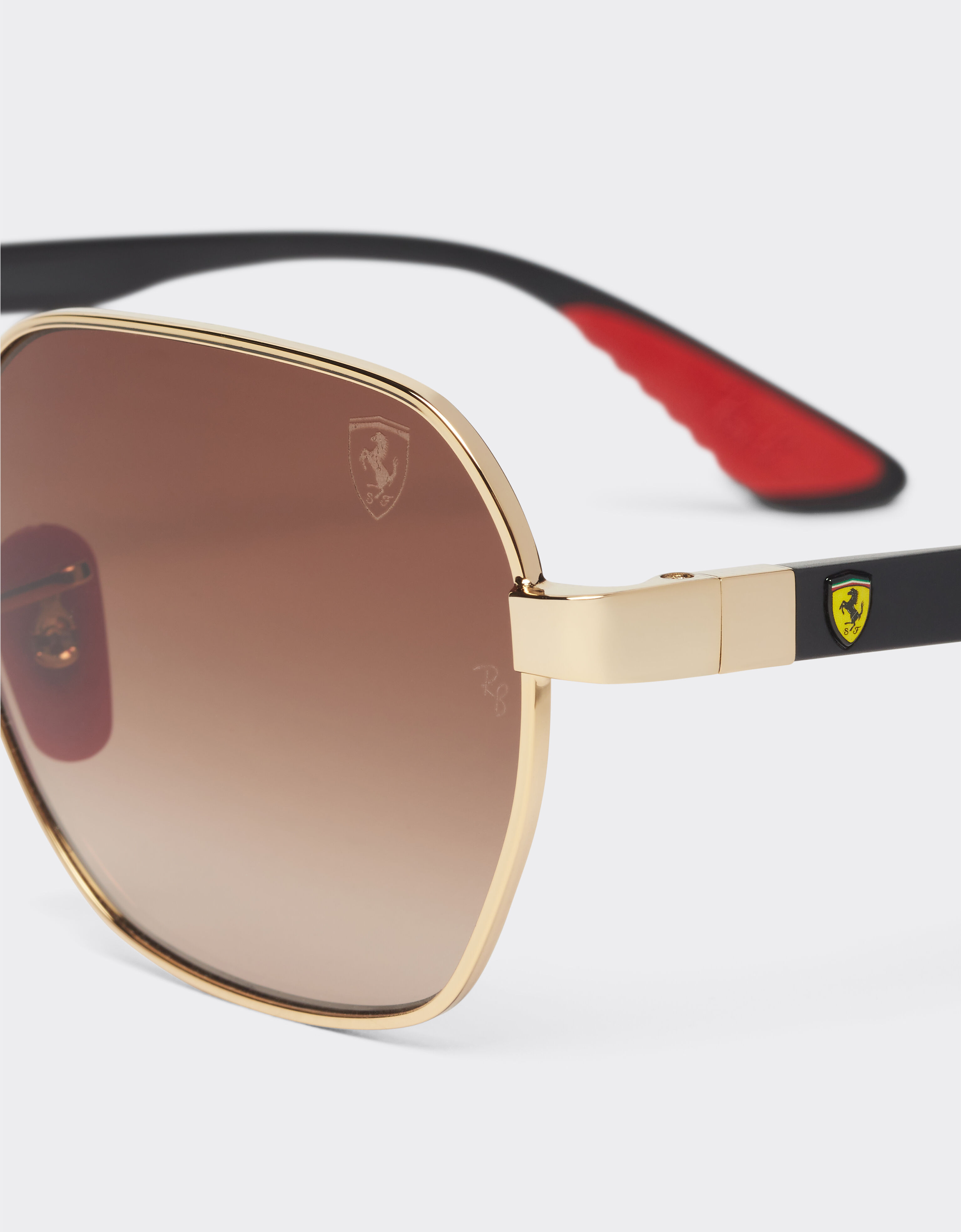 Ferrari Ray-Ban für Scuderia Ferrari Sonnenbrille 0RB3794M in Gold mit braunen Gläsern mit Farbverlauf Beige F1299f