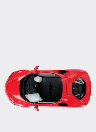 Ferrari 1:8-scale model SF90 Stradale Red F0074f