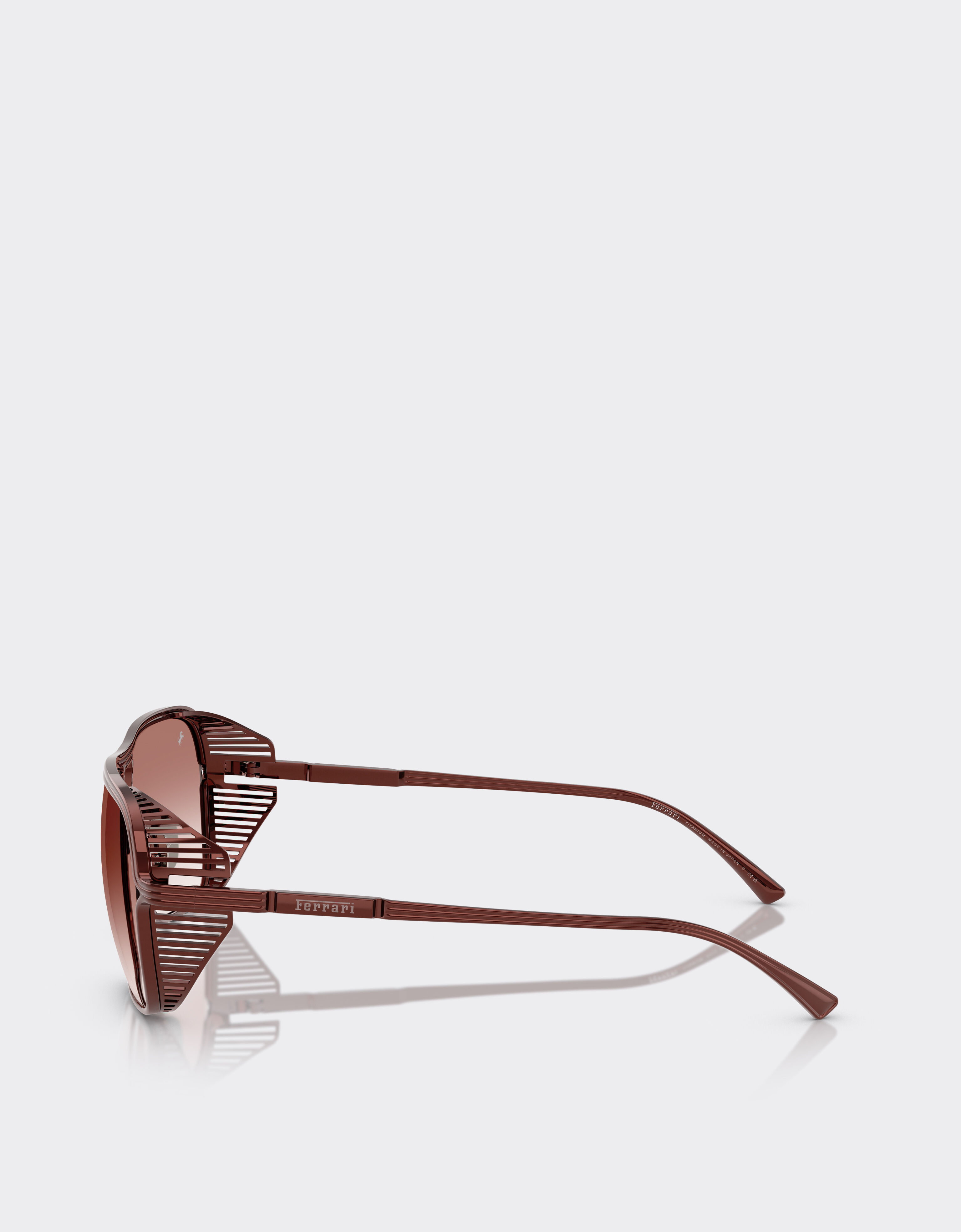 Ferrari Lunettes de soleil Ferrari en titane bordeaux avec verres dégradés bordeaux Bordeaux F1527f