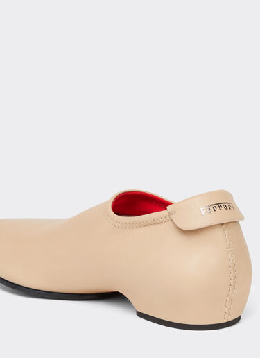 Glossy Leather Mules with Square Heel Ferrari Glossy Leather Mules with Square Heel Panna CSWML0006XL00032f