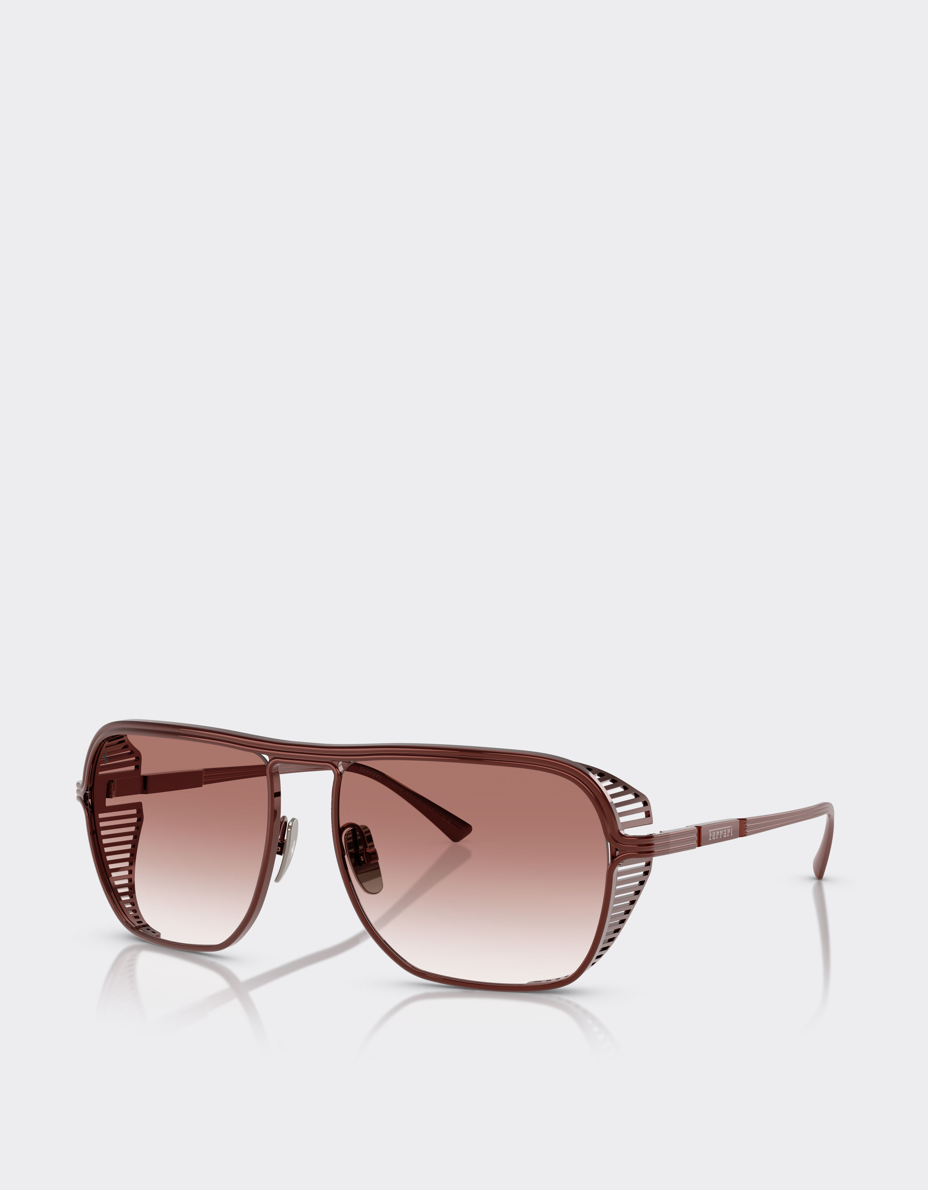 Ferrari Lunettes de soleil Ferrari en titane bordeaux avec verres dégradés bordeaux Bordeaux F1527f