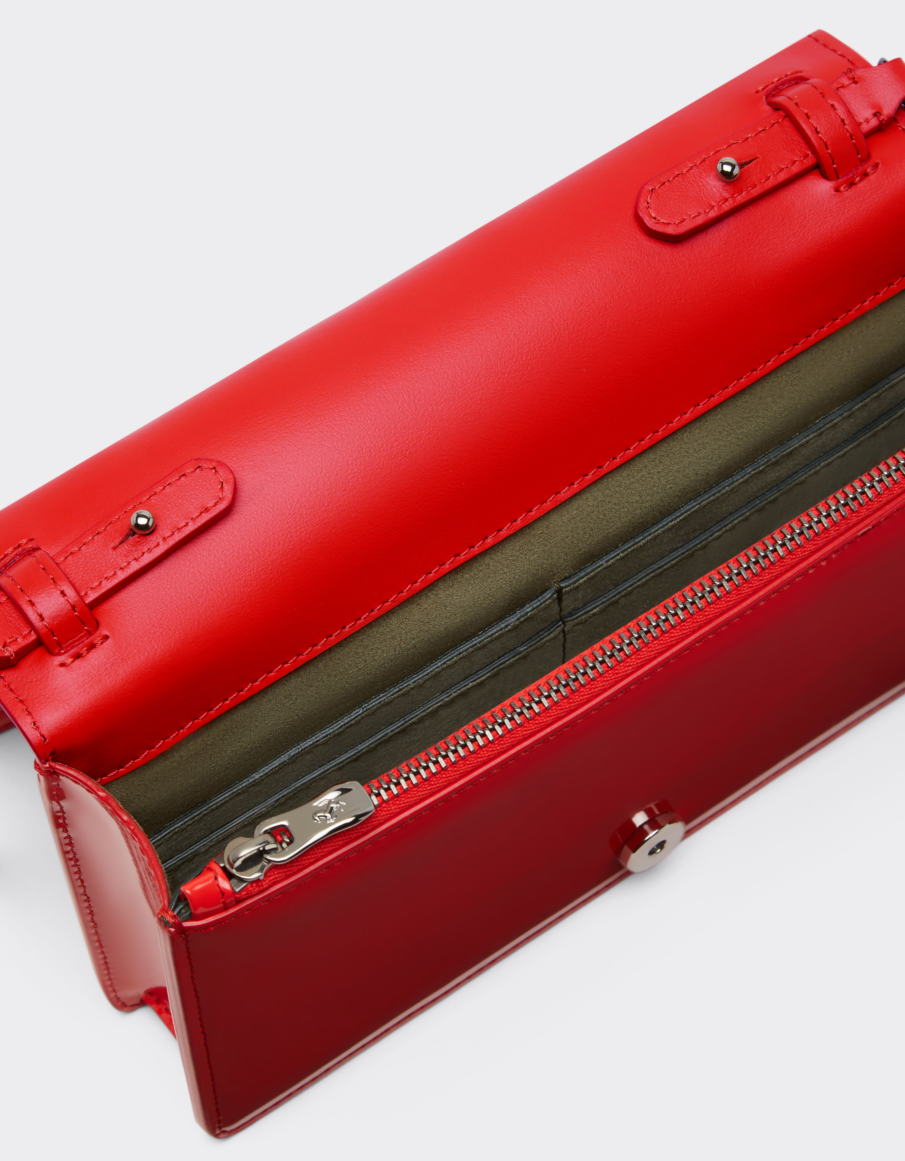 Ferrari Ferrari GT brushed leather wallet with chain shoulder strap Rosso Dino 51056f