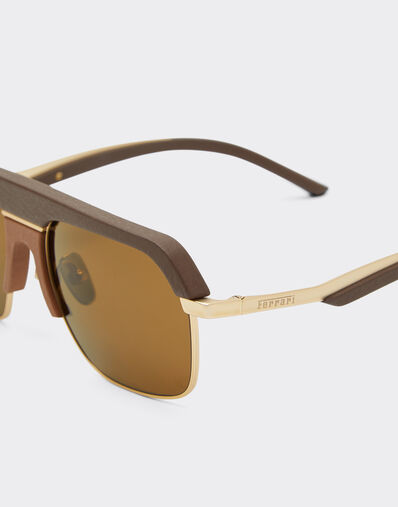Ferrari Gafas de sol Ferrari de metal dorado mate con cristales polarizados marrones Marrón oscuro LA0ERf