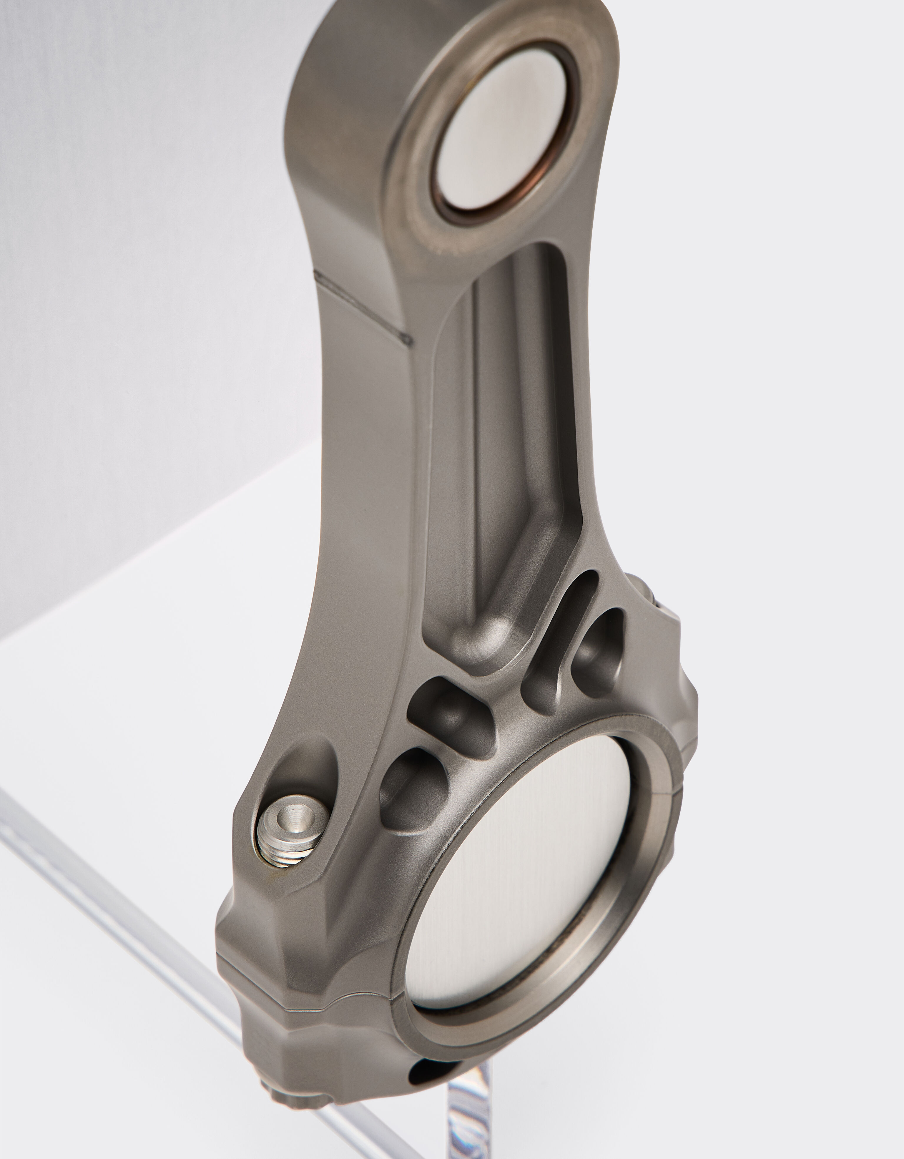 Ferrari Original F1 connecting rod from 2005 Silver 51399f