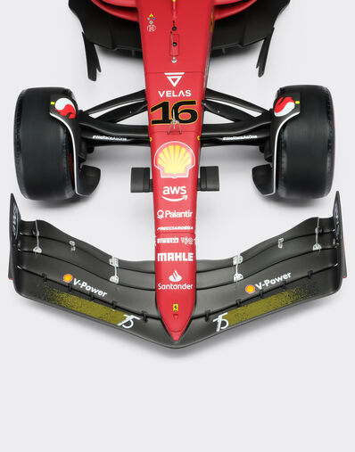 Ferrari 1:8 scale Charles Leclerc Ferrari F1-75 model Rosso Corsa F0883f