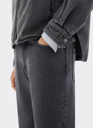Fünf-Taschen-Hose aus marmoriertem Denim Ferrari Fünf-Taschen-Hose aus marmoriertem Denim Granitgrau 50875f