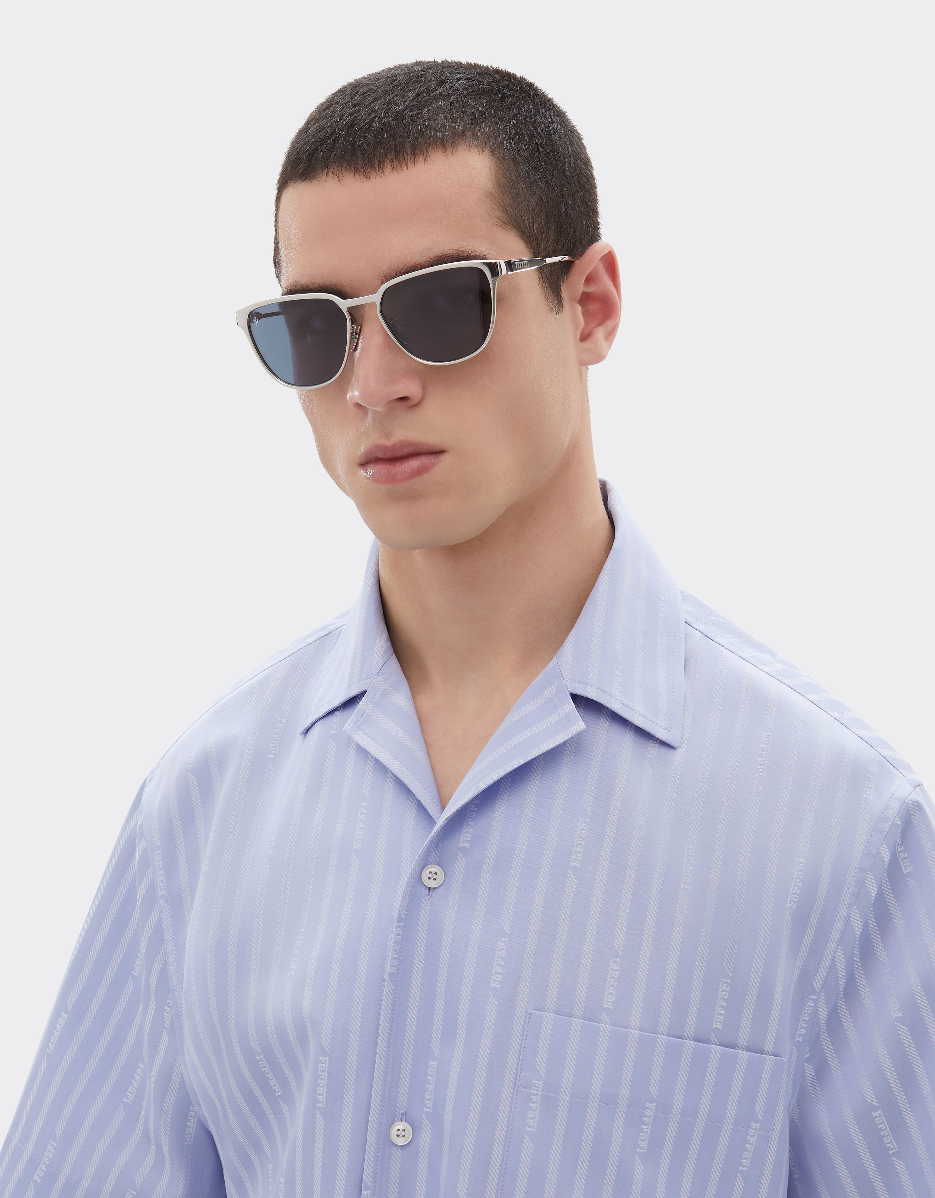 Ferrari Lunettes de soleil Ferrari en métal  argenté avec verres bleus cristal Silver LA0LAf