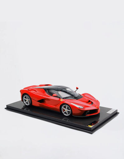 Ferrari Miniatura LaFerrari a escala 1:8 Rojo L2993f
