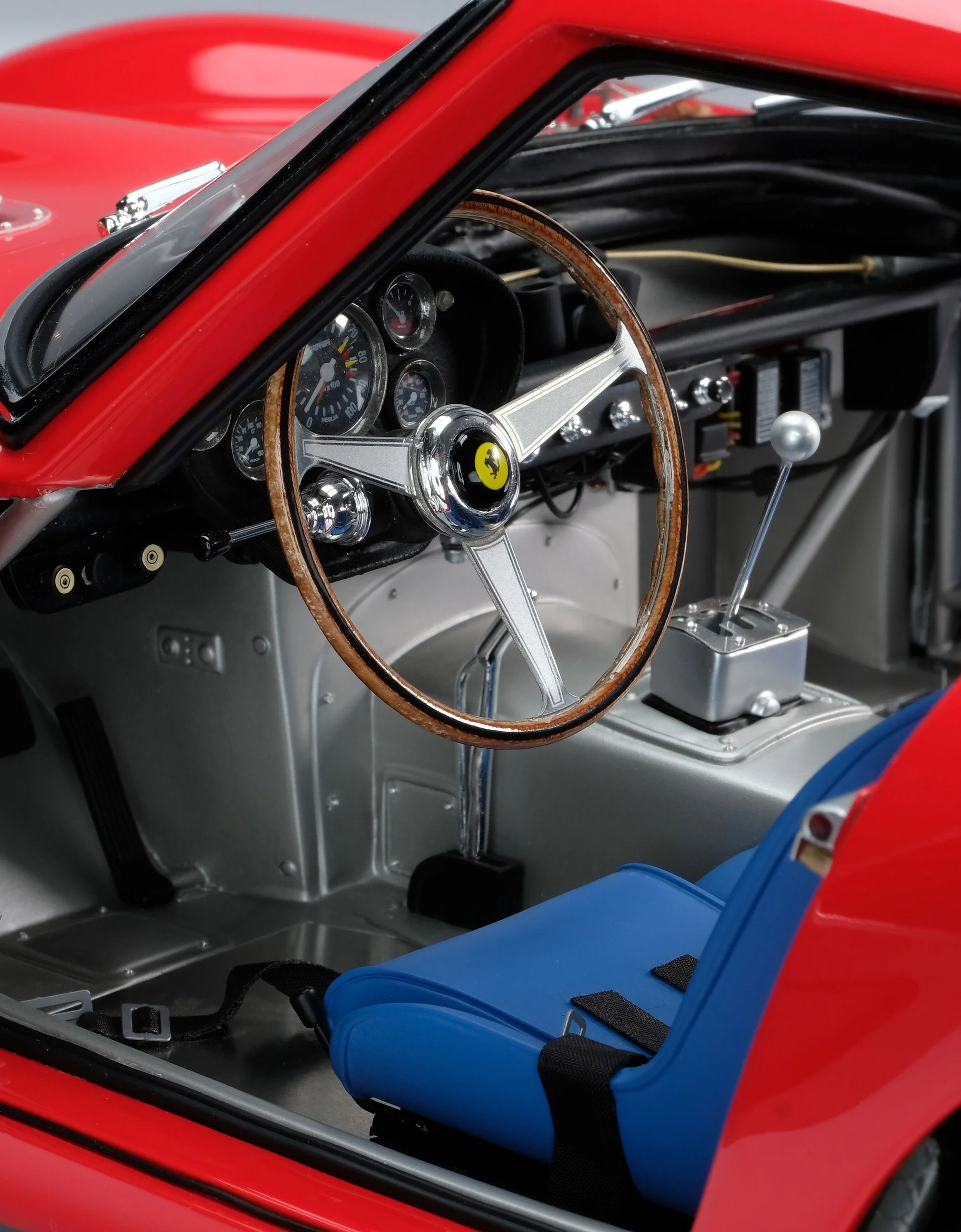 Ferrari Maqueta Ferrari 250 GTO a escala 1:8 MULTICOLOR L1127f