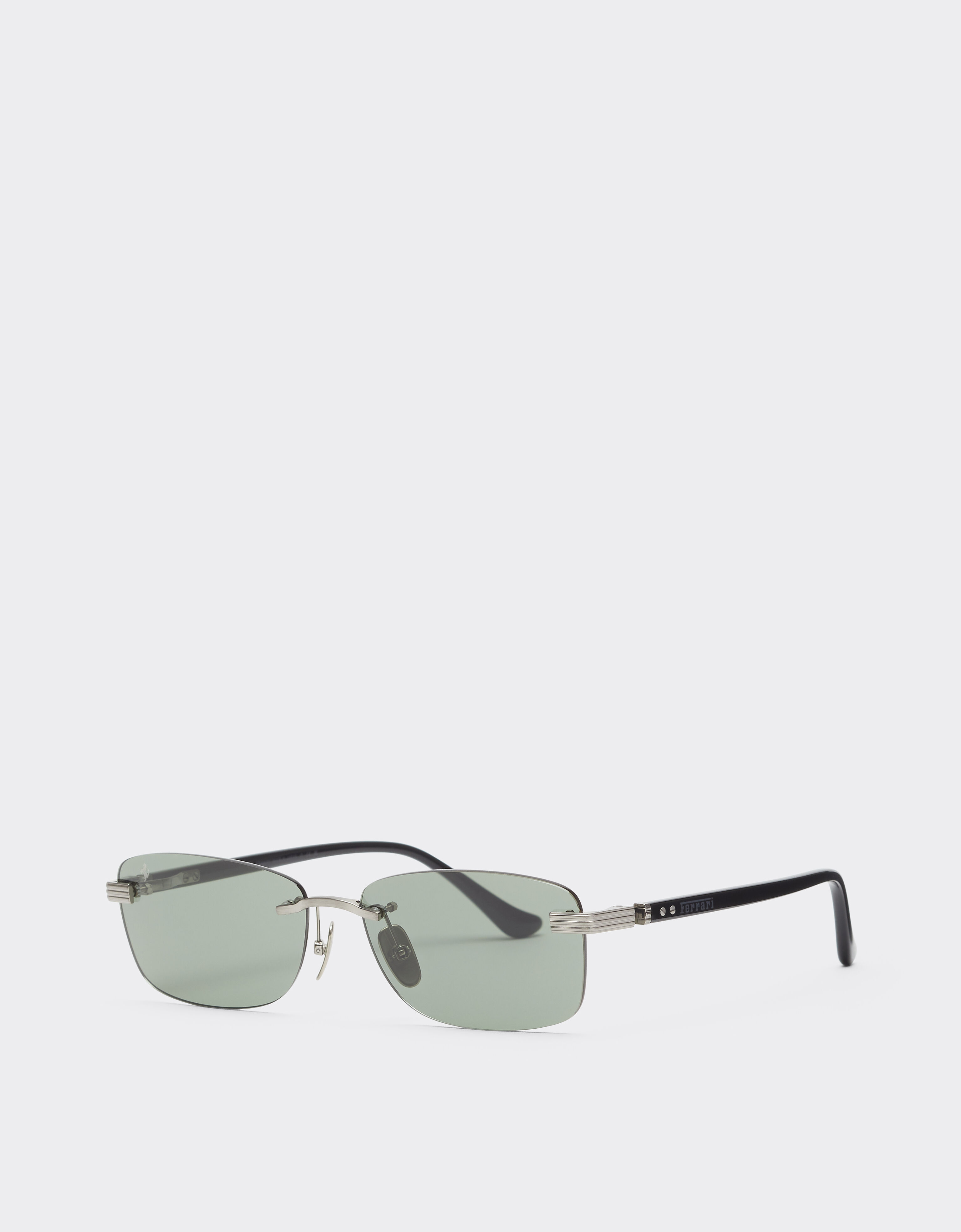 Ferrari Lunettes de soleil Ferrari en titane  argenté brossé et acétate avec verres verts Silver LA0L7f
