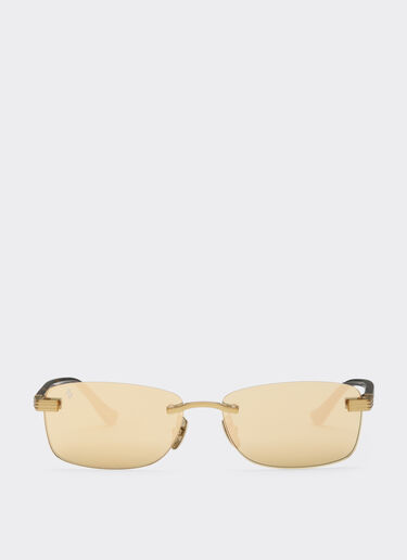Lunettes de soleil Ferrari en titane doré mat et acétate avec verres jaune doré transparent miroir Ferrari Lunettes de soleil Ferrari en titane doré mat et acétate avec verres jaune doré transparent miroir Oro LA0L9f