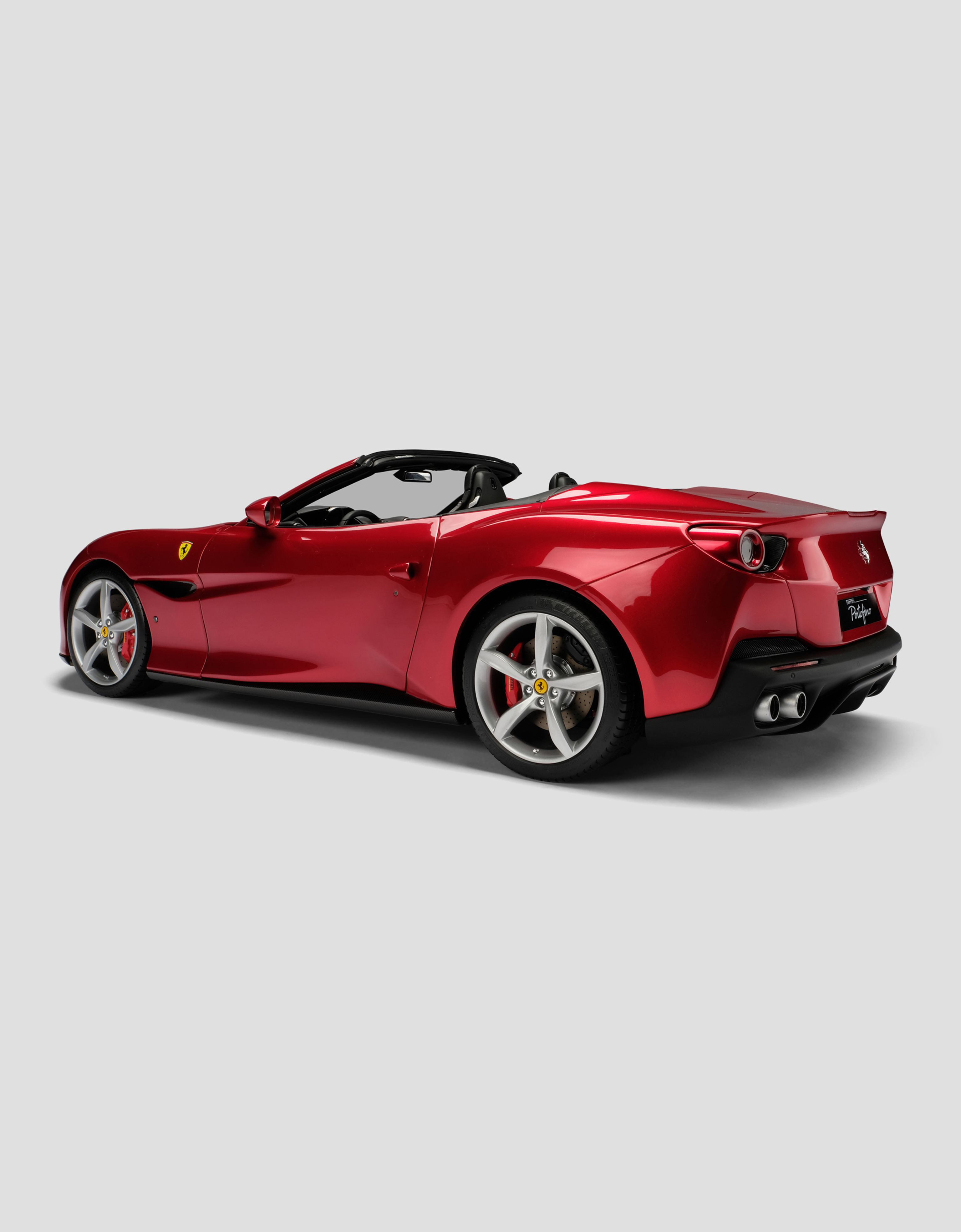 Ferrari Ferrari Portofino model in 1:8 scale Red L7816f