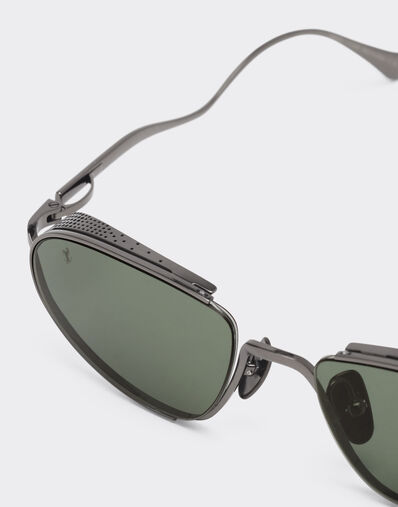 Ferrari Gafas de sol Ferrari de titanio bronceado con cristales verdes Ingrid LA02Tf