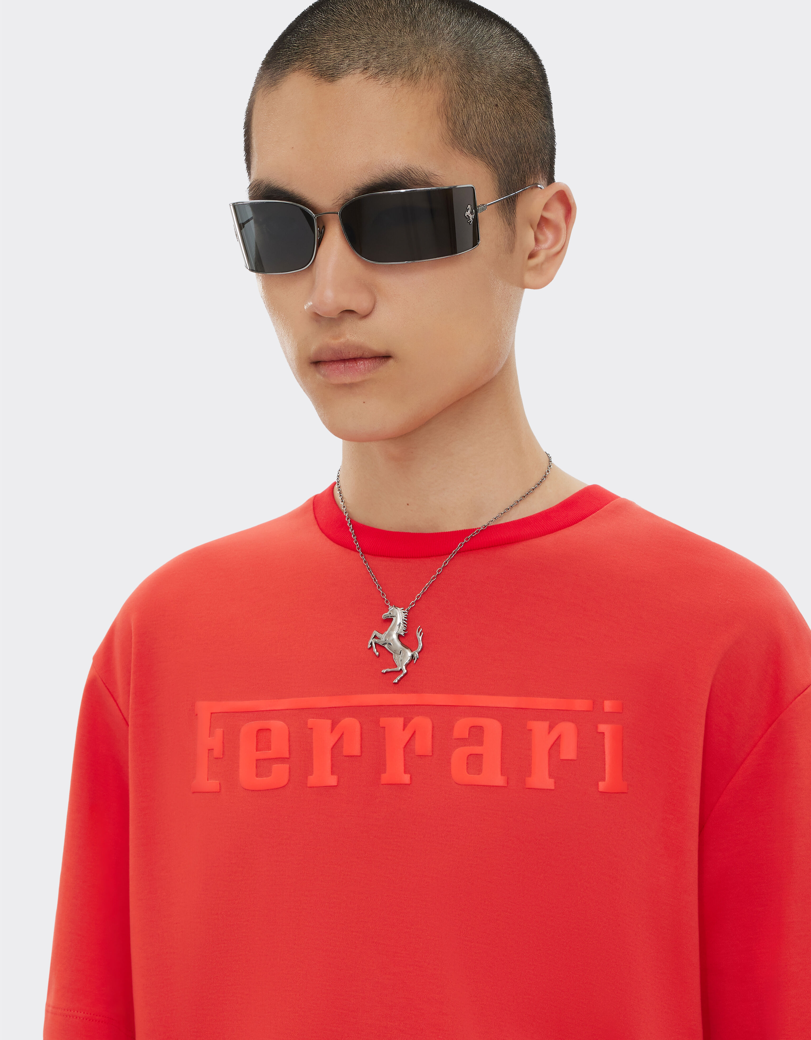 Ferrari T-Shirt aus Baumwolle mit Ferrari-Maxilogo Rosso Dino 48115f