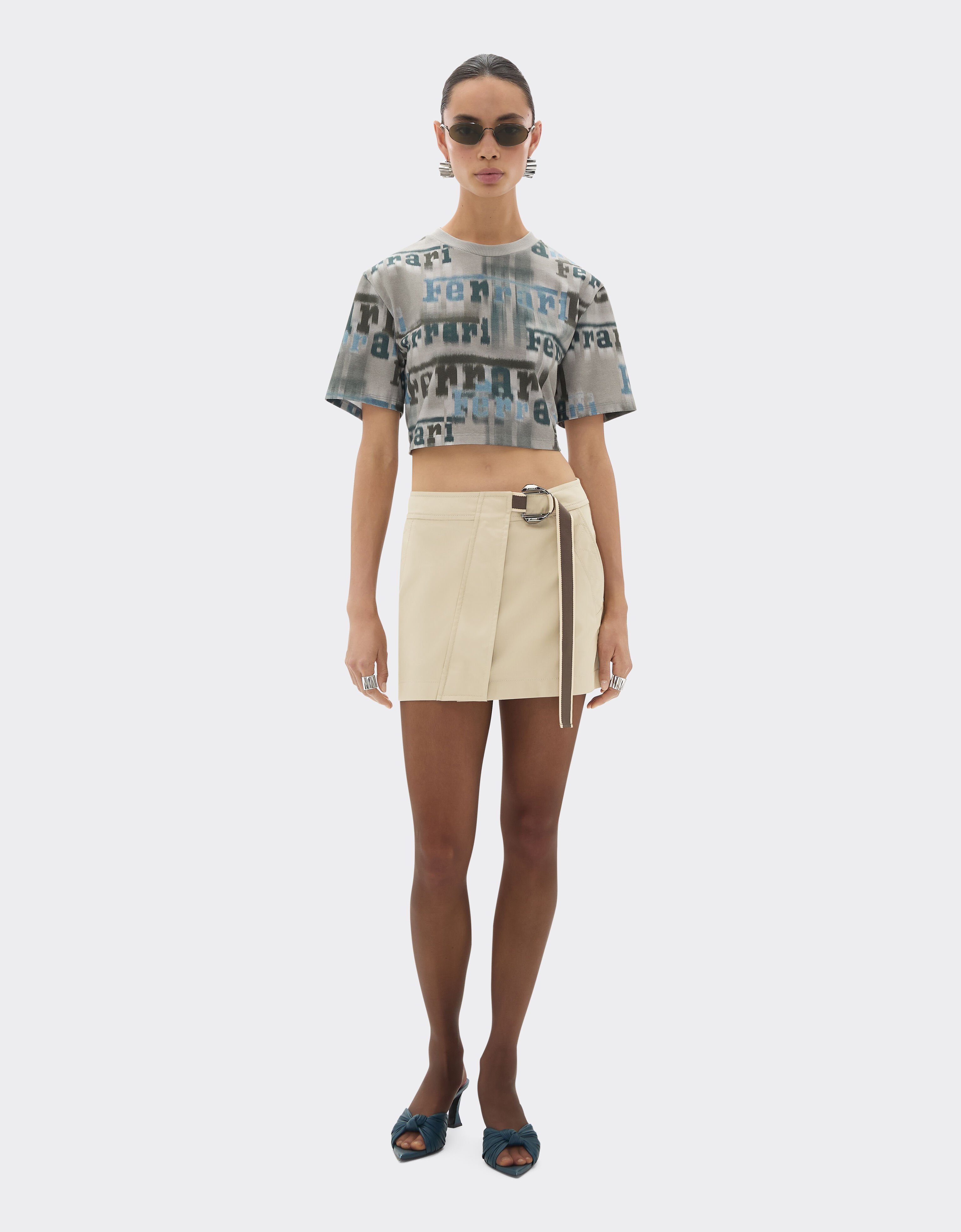 Ferrari Cropped T-shirt with Ferrari Ikat print Beige 22829f