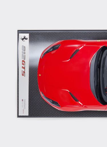 Ferrari Modelo Ferrari 812 Spider GTS a escala 1:12 Rojo F0072f