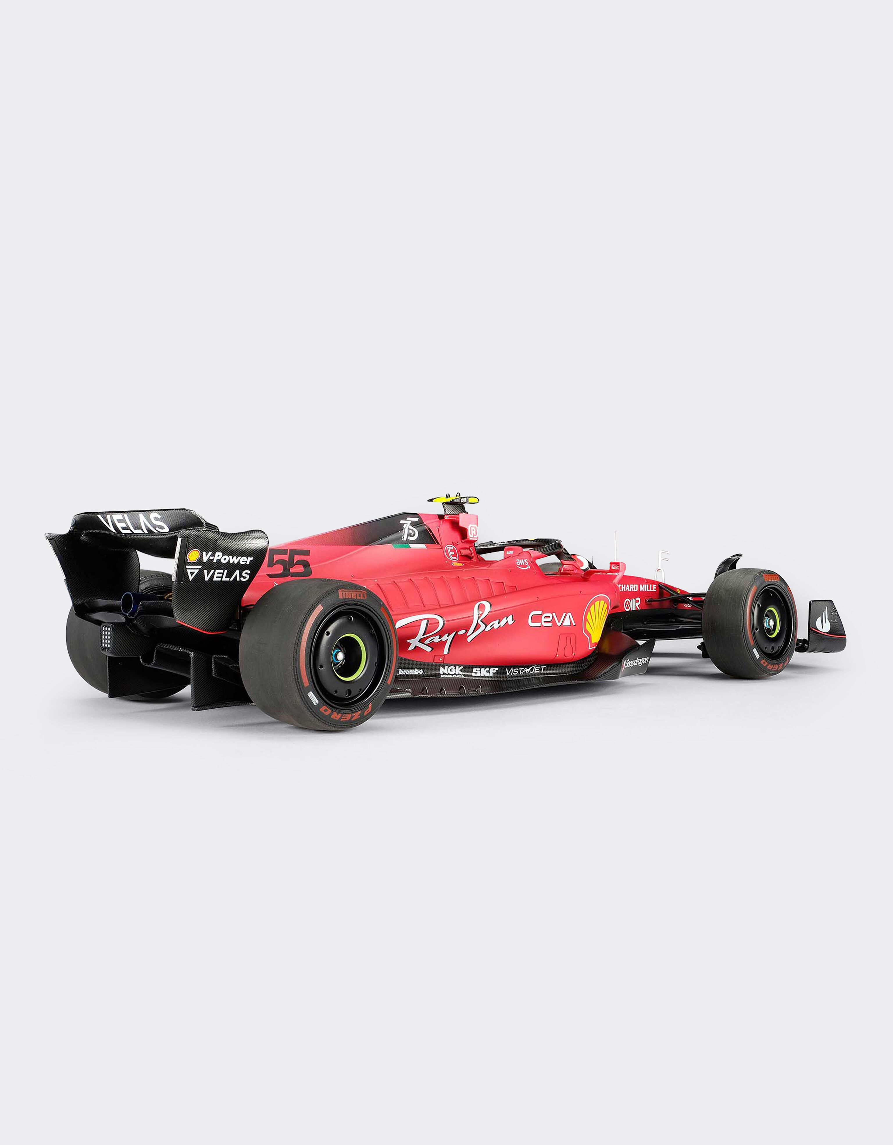 Ferrari Ferrari F1-75 model Carlos Sainz in 1:18 scale Rosso Corsa F0886f