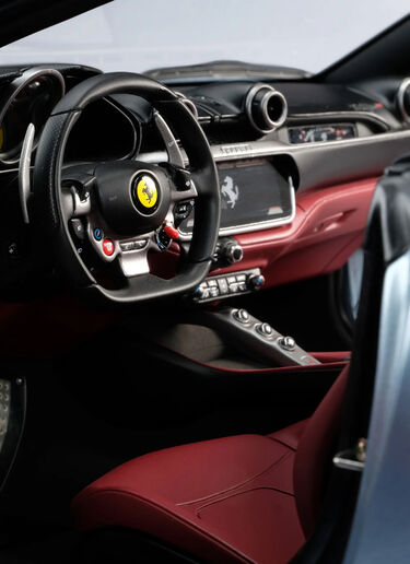 Ferrari Ferrari Portofino M 1:8 scale model Blu Scozia F0575f