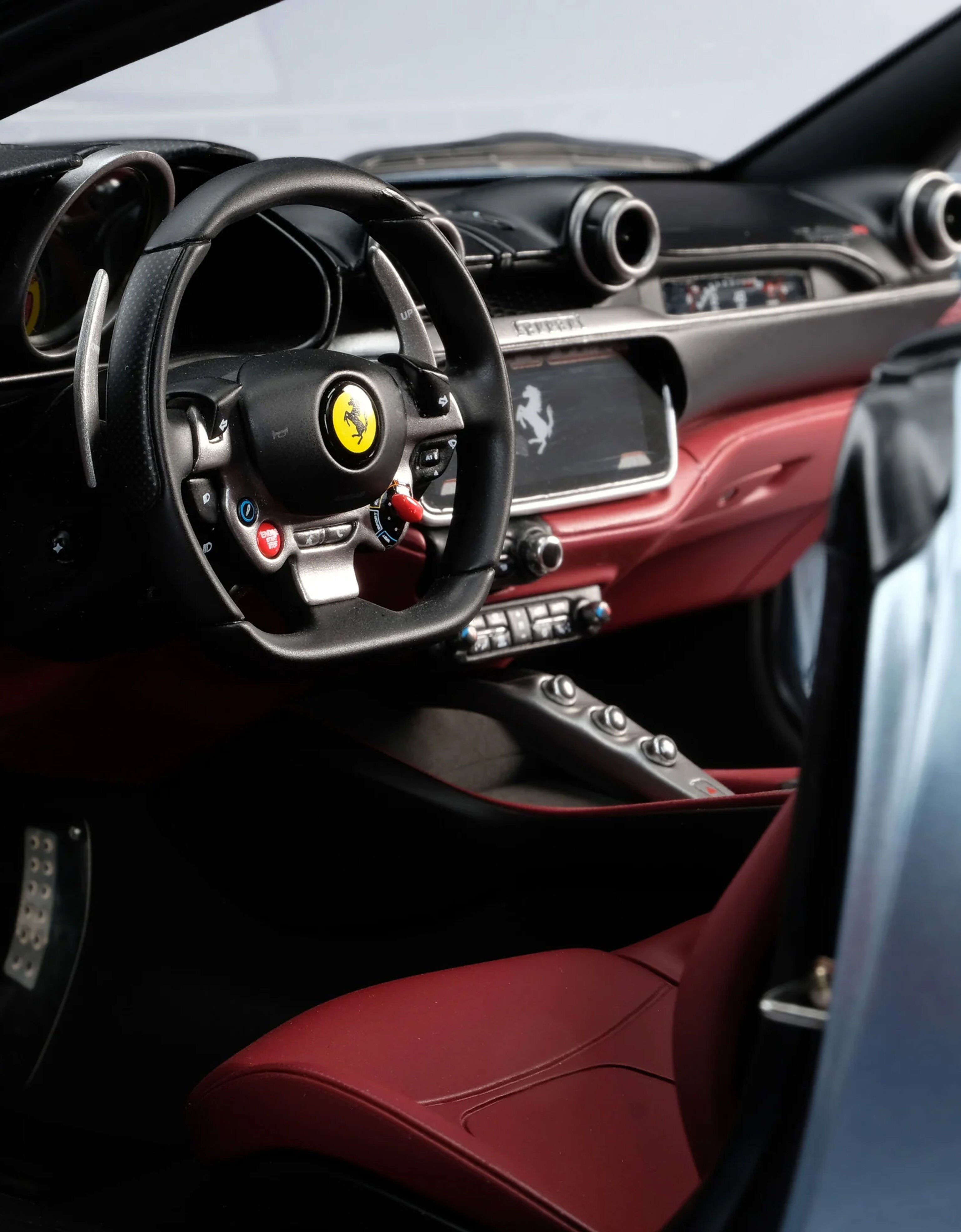Ferrari Ferrari Portofino M 1:8 scale model Blu Scozia F0575f