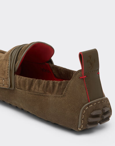 Ferrari Chaussures de conduite en cuir suede Khaki Green 50772f