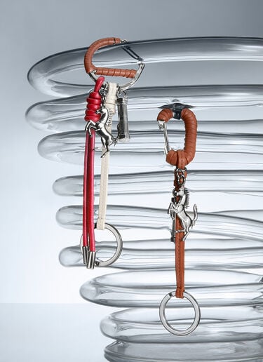 Metal and leather keyring with charm Ferrari Metal and leather keyring with charm Tobacco 50010f
