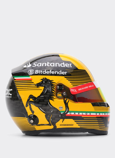 Ferrari Casco Carlos Sainz Monza Special Edition 2024 en escala 1:1 Amarillo F1351f