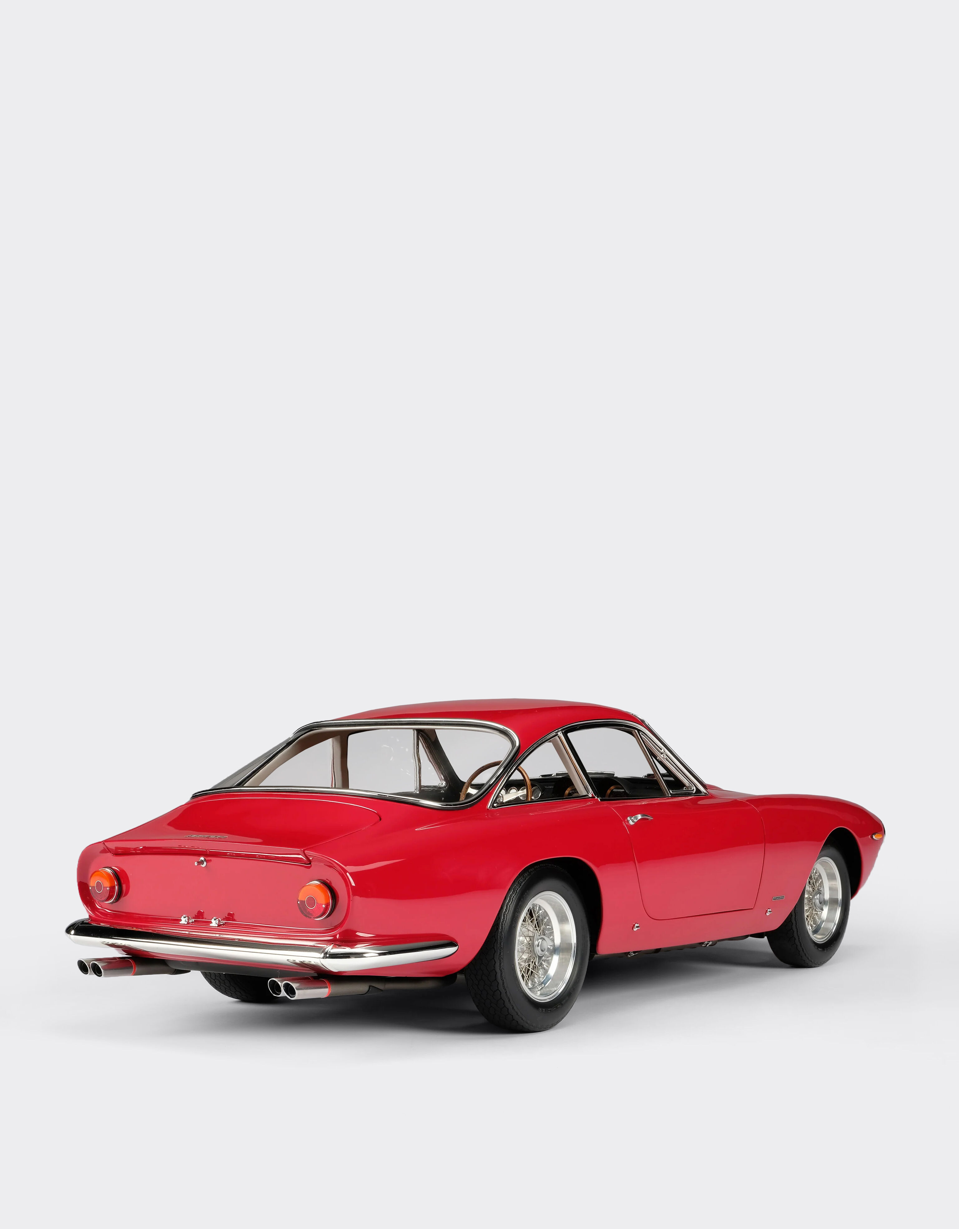 Ferrari Ferrari 250 GT SWB Lusso model in 1:8 scale MULTICOLOUR L6330f