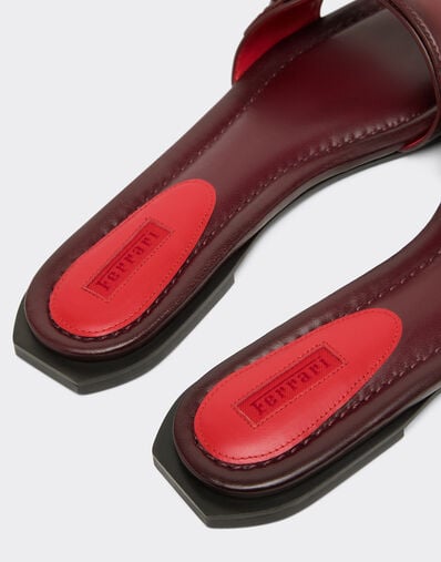 Ferrari Sandalias planas de piel Rosso Maison 49995f