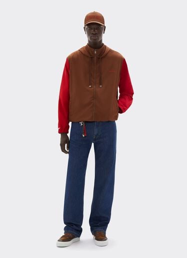 Chaqueta cortavientos Ferrari para el GP de Mónaco 2026 Ferrari Chaqueta cortavientos Ferrari para el GP de Mónaco 2026 Caffè CWMJK0009WNY0001f
