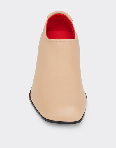 Glossy Leather Mules with Square Heel Ferrari Glossy Leather Mules with Square Heel Panna CSWML0006XL00032f