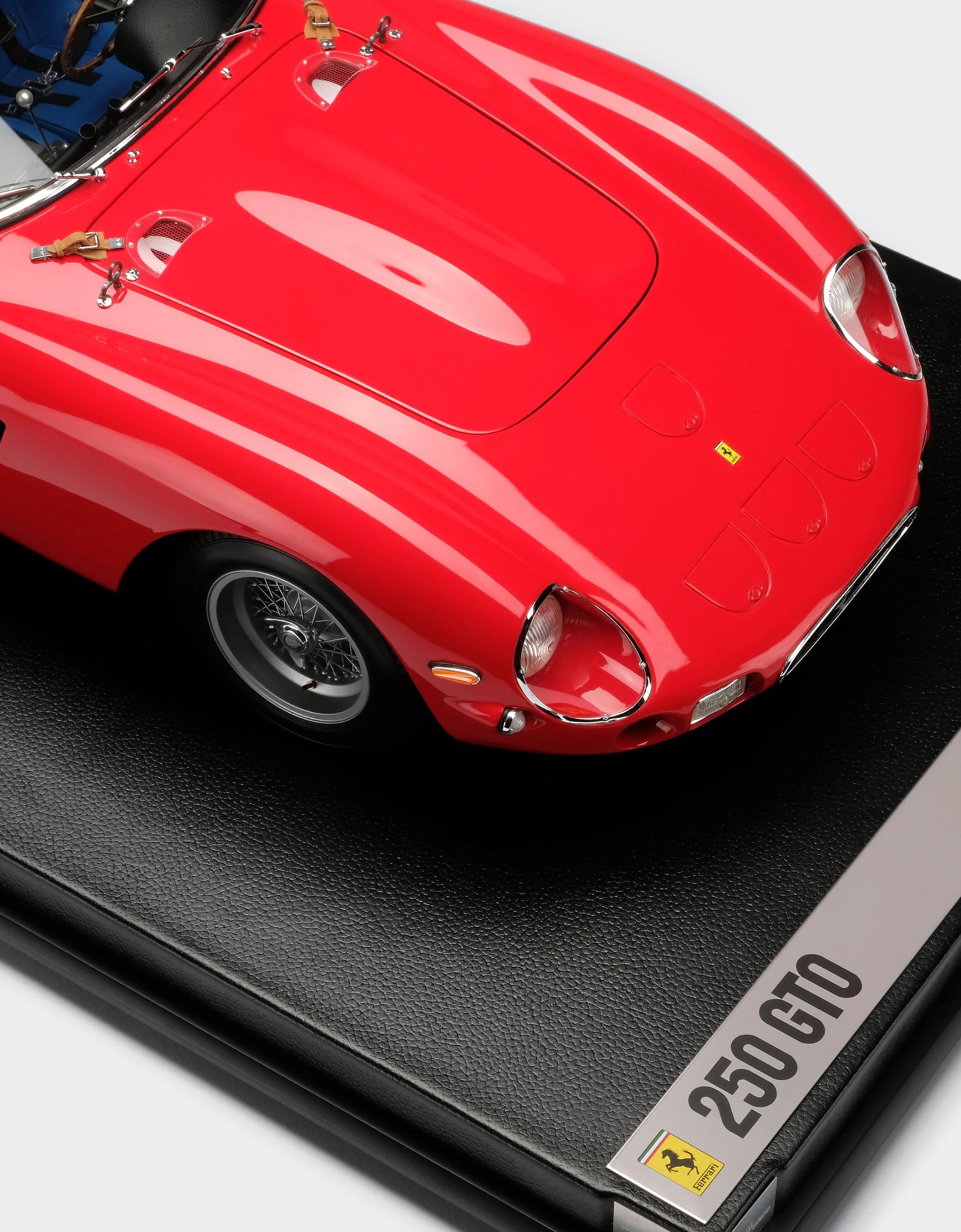 Ferrari 法拉利 250 GTO 1:8 模型车 多色 L1127f