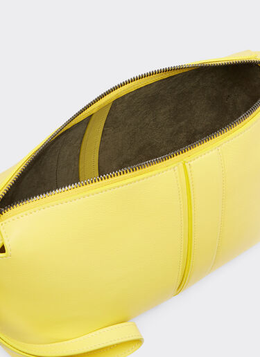 Ferrari Tasche aus genarbtem Leder mit Reißverschluss Giallo Modena 22124f
