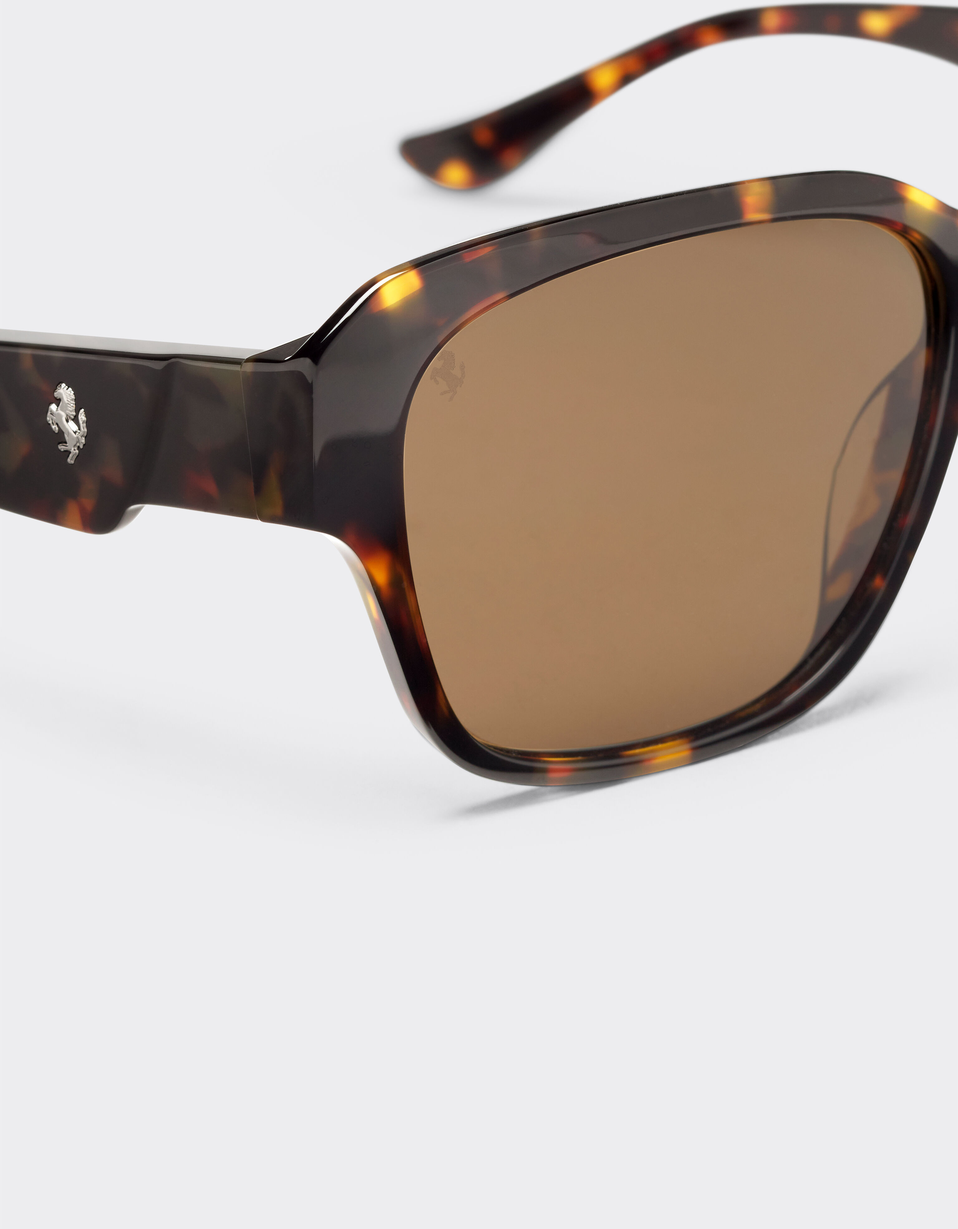 Ferrari Ferrari sunglasses in tortoiseshell yellow acetate with polarised brown lenses Yellow LA02Vf