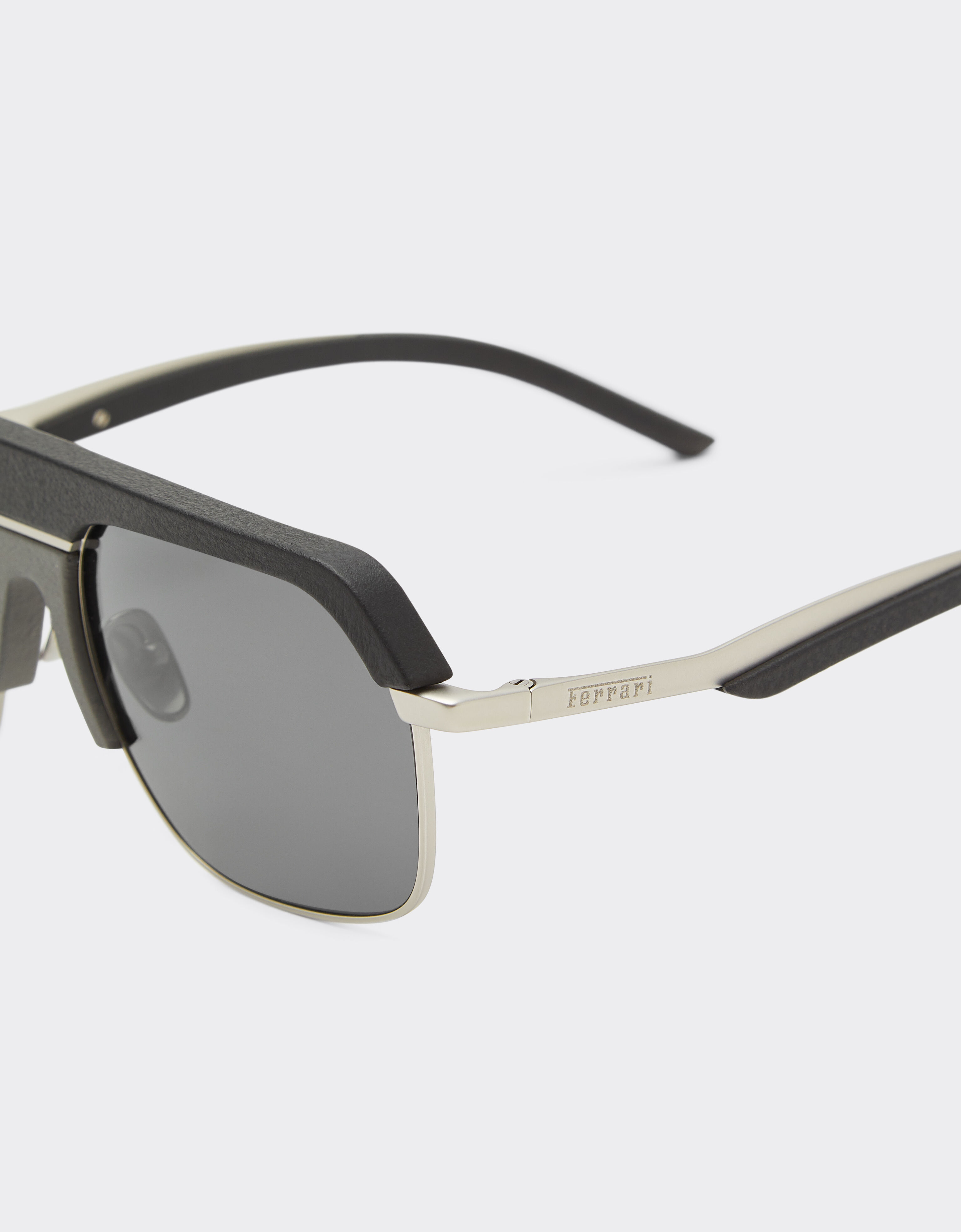 Ferrari Ferrari sunglasses in matte silver metal with gray polarized lenses Black LA0EQf